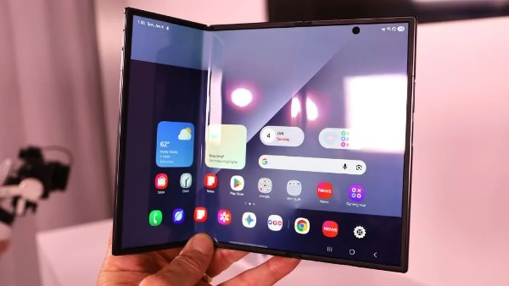 سعر قياسي.. سامسونج تطلق أحدث هواتفها الذكية بمواصفات ومميزات فائقة الحجم